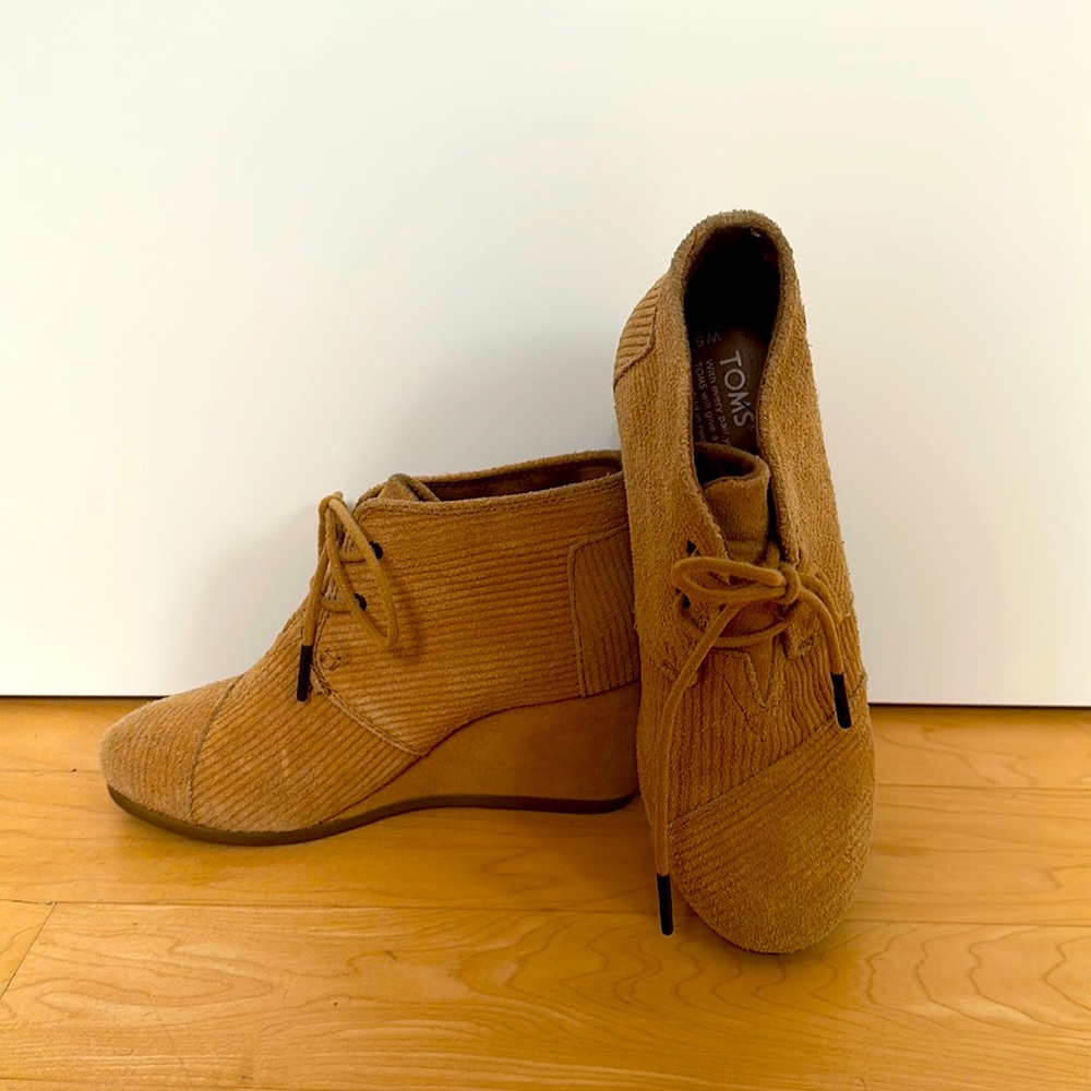 Toms wedge booties